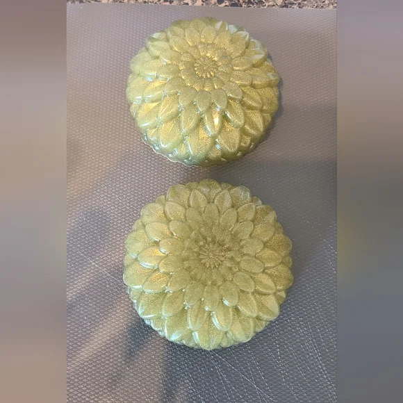 Handcrafted Organic Soap In Teakwood And Lemongrass - Picture 5 of 5